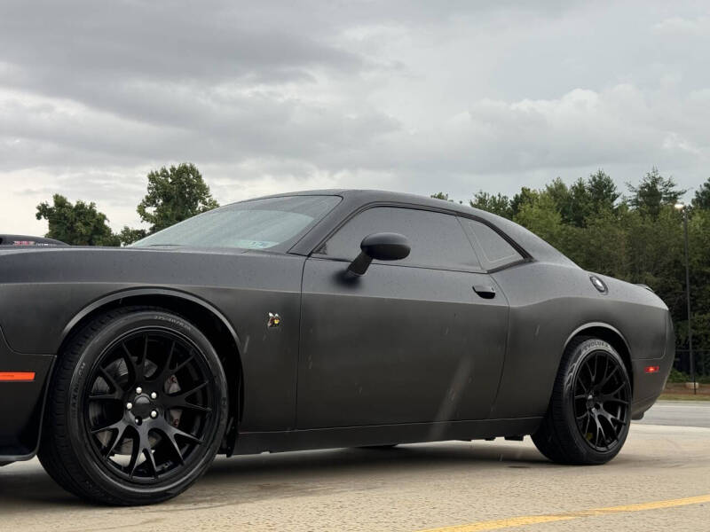 2016 Dodge Challenger 392 HEMI Scat Pack Shaker