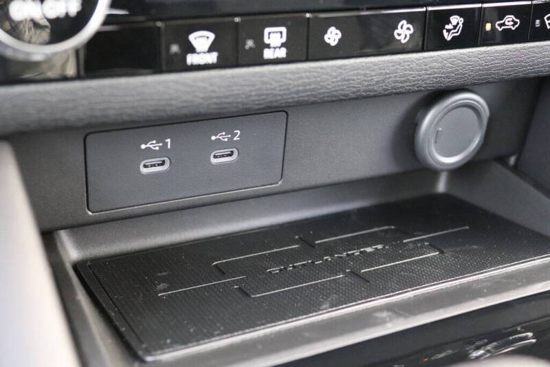 2025 Mitsubishi Outlander ES