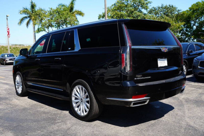 2023 Cadillac Escalade ESV Luxury