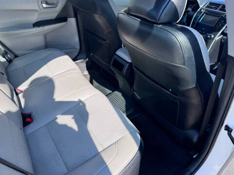 2016 Toyota Camry SE