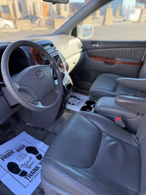 2008 Toyota Sienna XLE