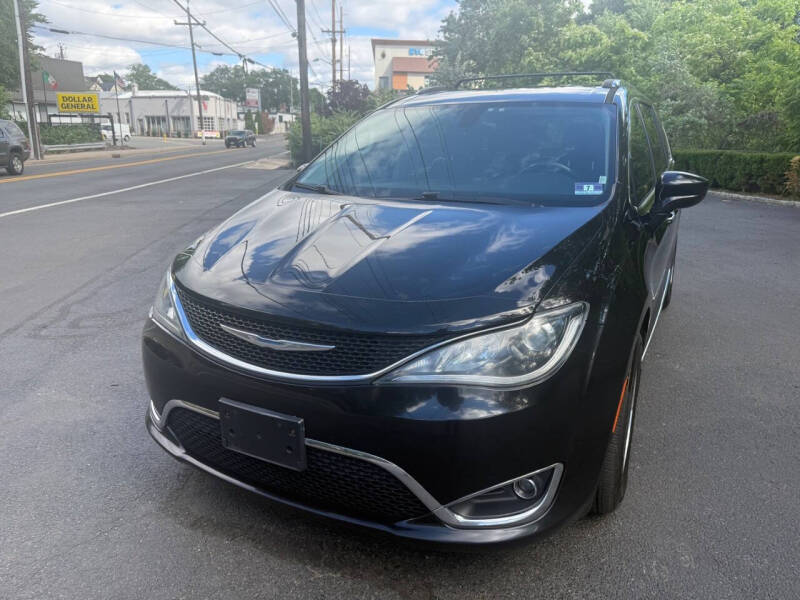 2017 Chrysler Pacifica Touring-L Plus
