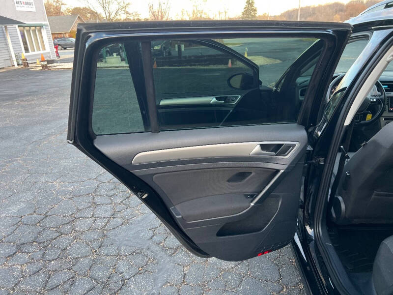 2016 Volkswagen Golf SportWagen TSI S