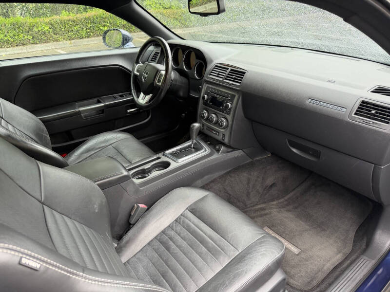 2013 Dodge Challenger R/T Plus