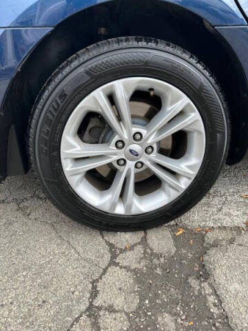 2016 Ford Taurus SE