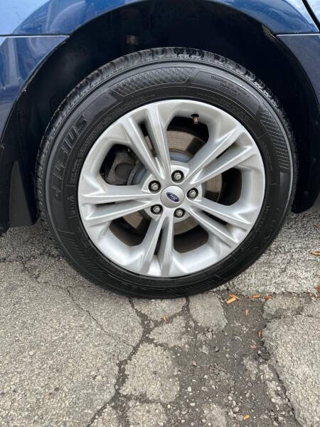 2016 Ford Taurus SE