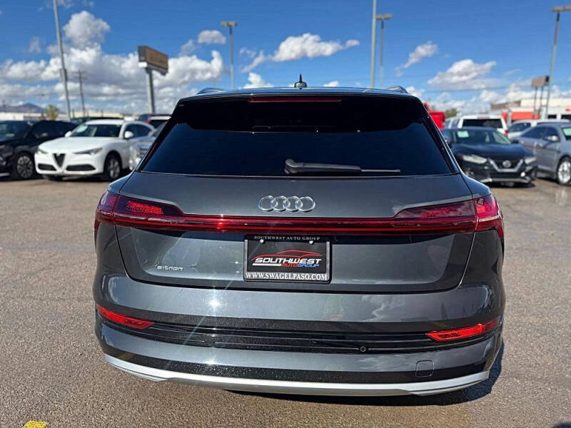 2019 Audi e-tron quattro Prestige
