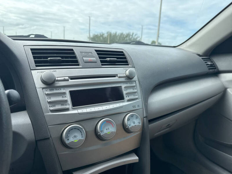 2011 Toyota Camry LE