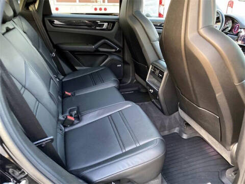 2022 Porsche Cayenne Coupe Platinum Edition