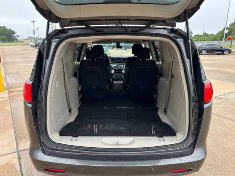 2017 Chrysler Pacifica Touring
