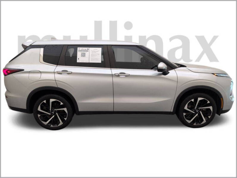 2022 Mitsubishi Outlander SE