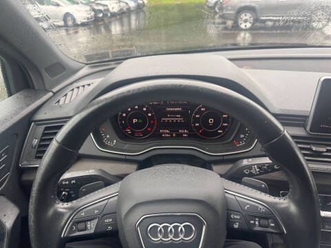 2018 Audi Q5 2.0T quattro Premium Plus