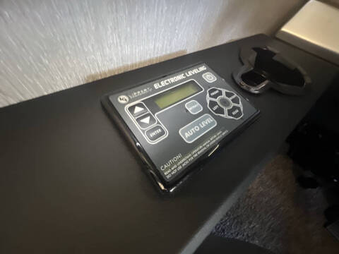 2020 Holiday Rambler Invicta