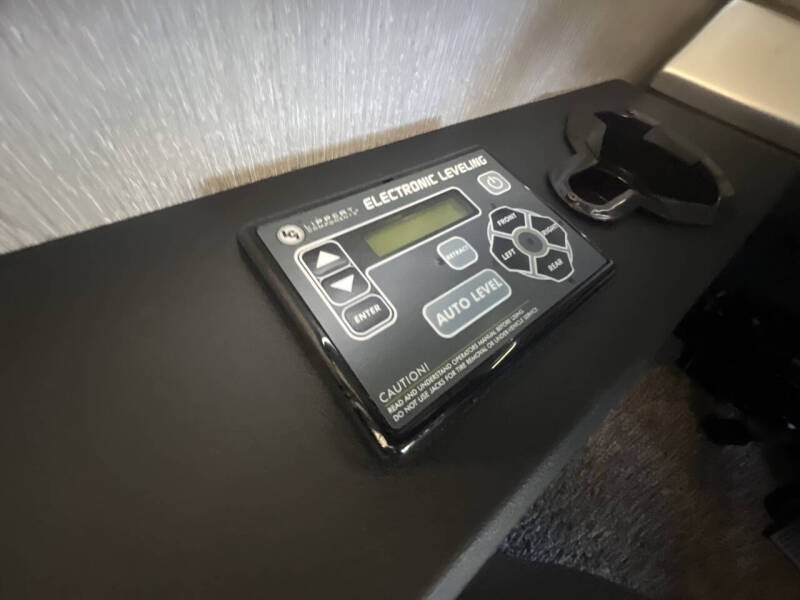 2020 Holiday Rambler Invicta