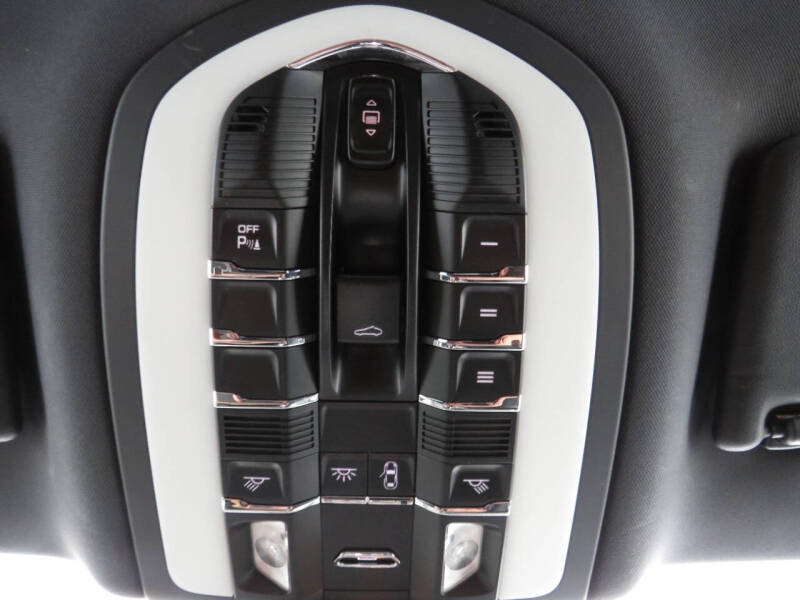 2016 Porsche Macan S