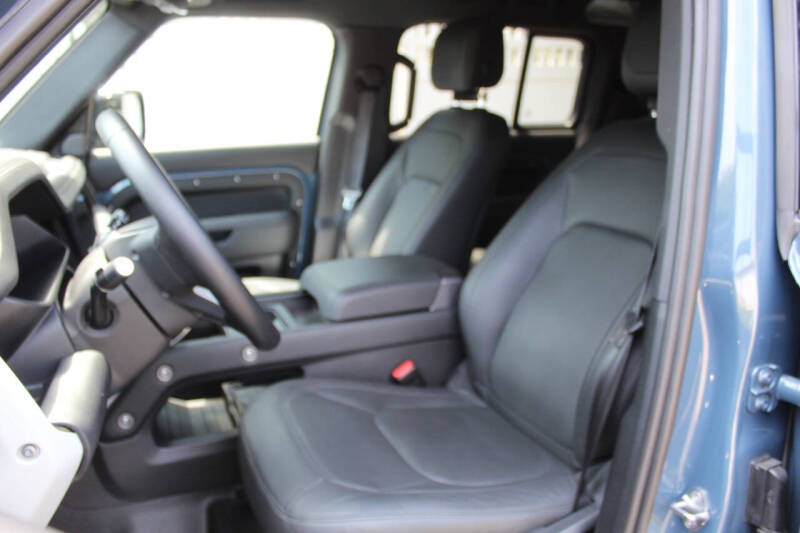 2023 Land Rover Defender 110 30th Anniversary Edition