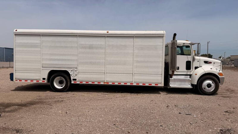 2011 Peterbilt 337