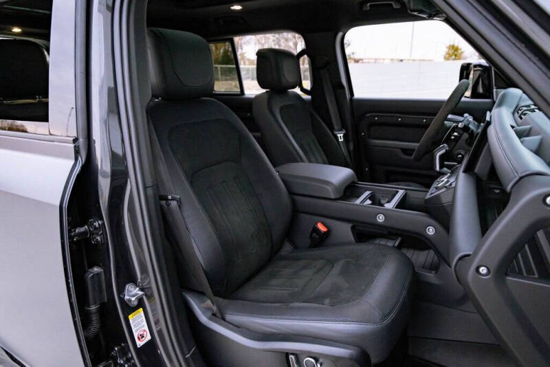 2024 Land Rover Defender 130 V8 P500