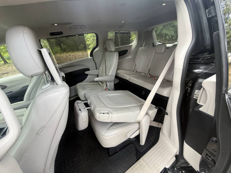 2017 Chrysler Pacifica Touring-L Plus