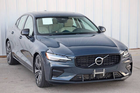 2022 Volvo S60 B5 Momentum
