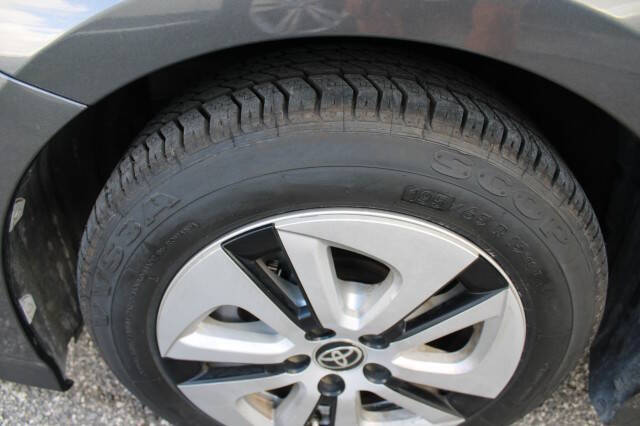 2016 Toyota Prius Three