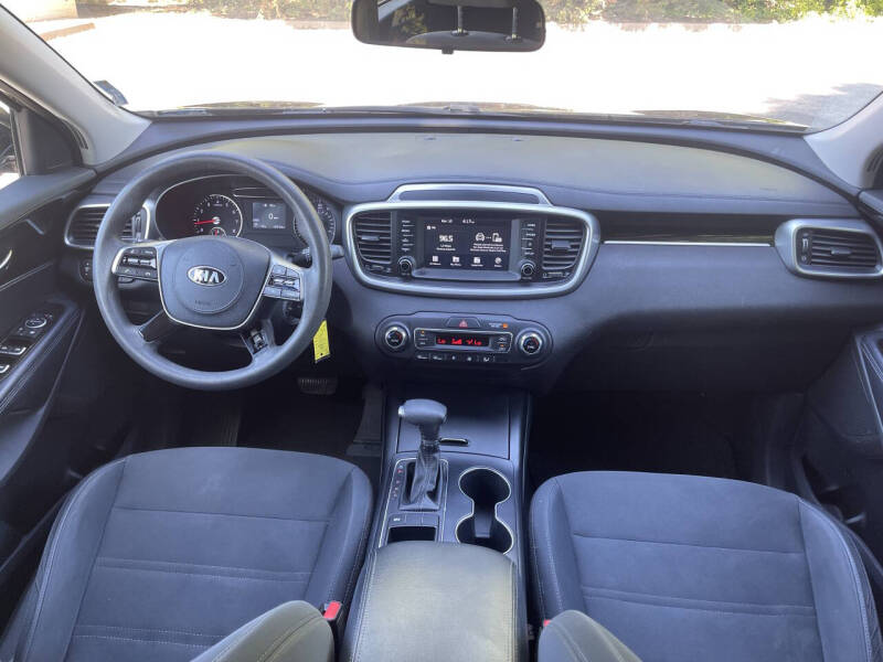 2019 Kia Sorento LX V6
