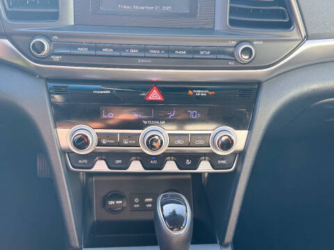 2020 Hyundai Elantra SE