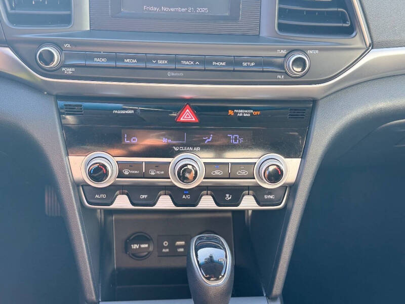 2020 Hyundai Elantra SE