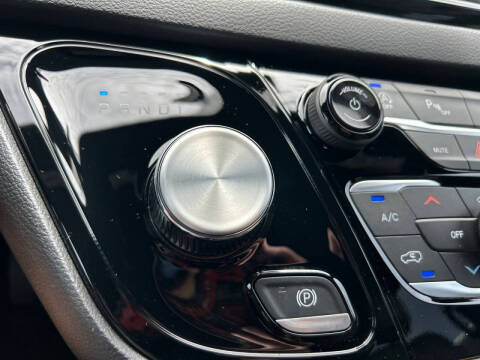 2027 Chrysler Pacifica LX