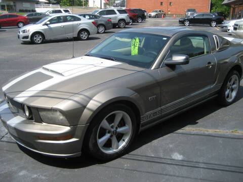 2005 Ford Mustang for sale at Gillespie Motor Company in Paris TN