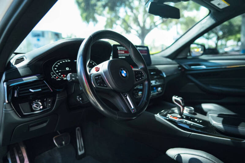 2022 BMW M5
