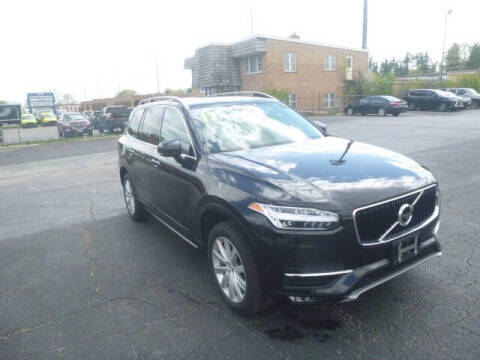 2017 Volvo XC90 T6 Momentum