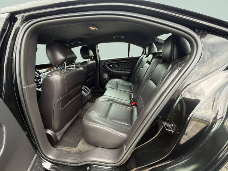 2015 Ford Taurus Limited