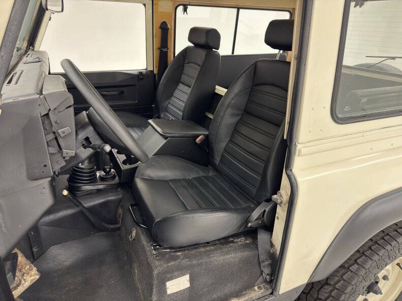 1987 Land Rover Defender