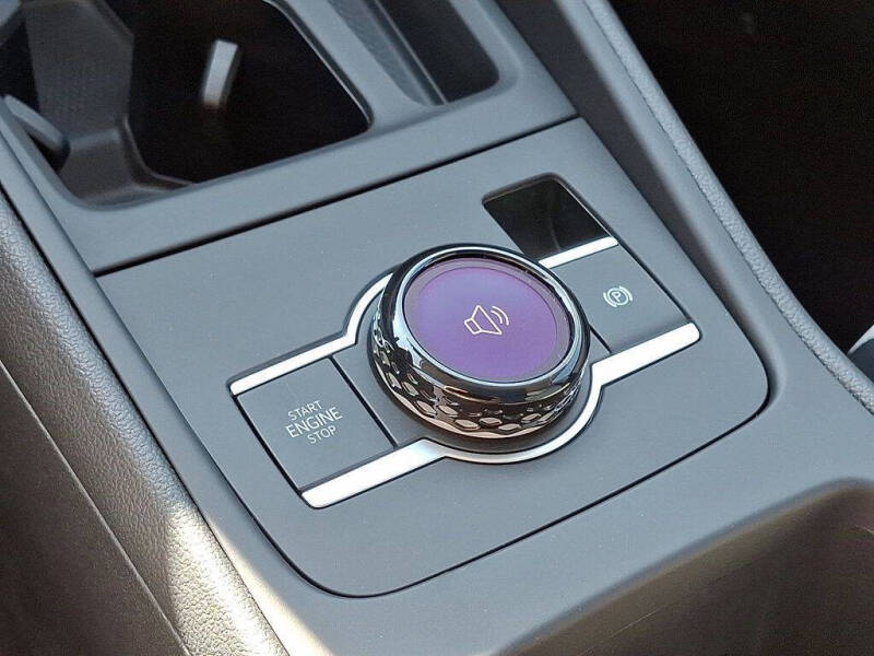 2025 Volkswagen Tiguan SE 4Motion