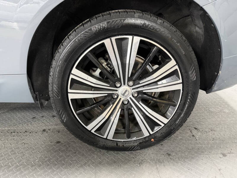 2023 Volvo XC60 Recharge T8 Plus Bright Theme