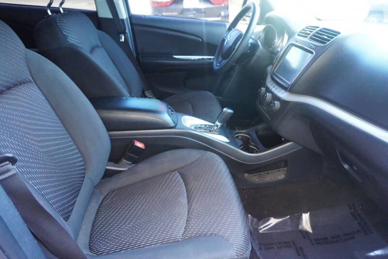 2018 Dodge Journey SXT - Photo 16