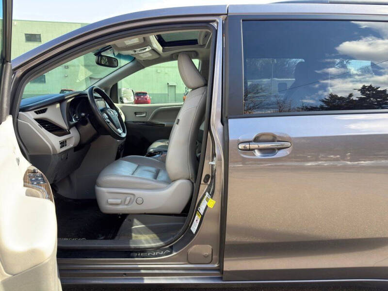2017 Toyota Sienna