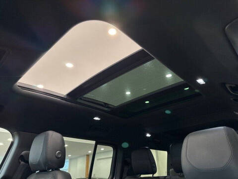 2023 Land Rover Defender 130 X-Dynamic SE