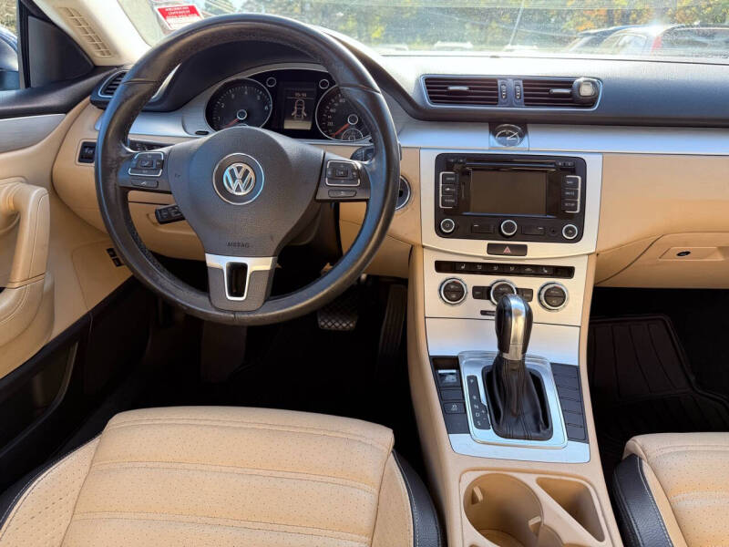 2013 Volkswagen CC R-Line photo 13