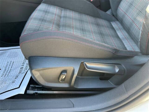 2023 Volkswagen Golf GTI SE