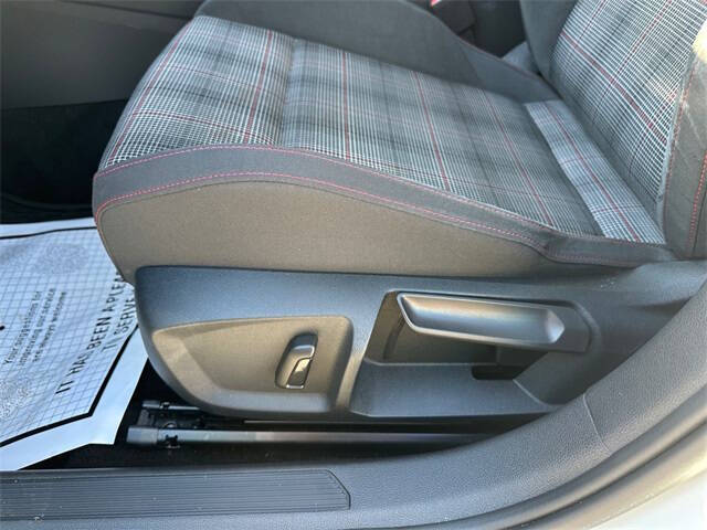 2023 Volkswagen Golf GTI SE