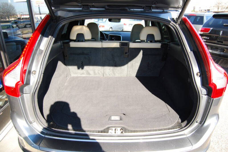 2016 Volvo XC60 T6 Drive-E Platinum