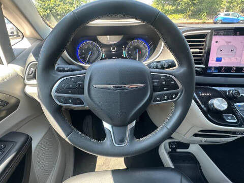 2023 Chrysler Pacifica Touring L