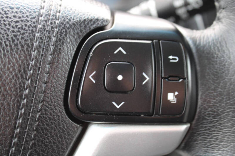 2017 Toyota Sienna XLE Premium 8-Passenger