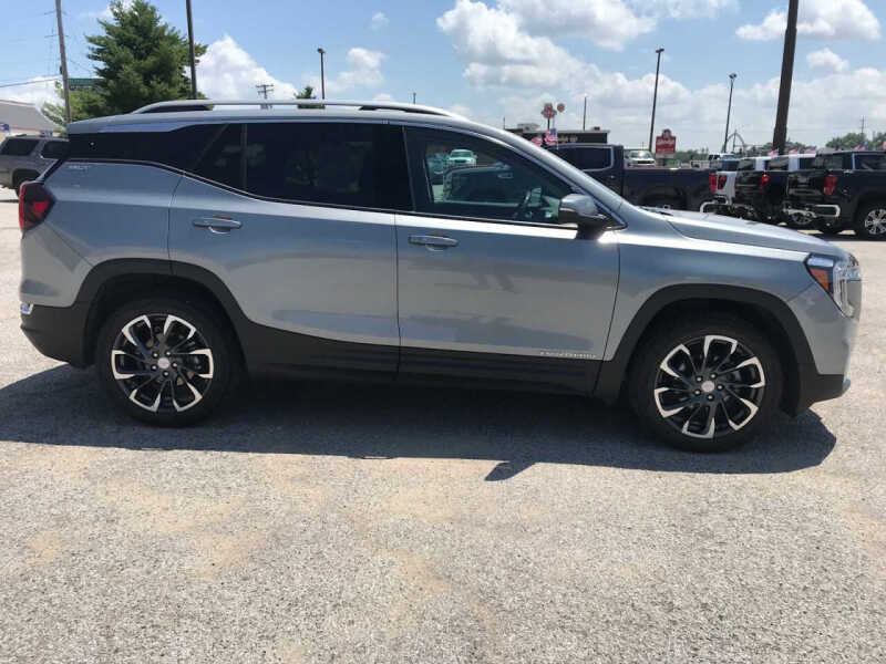 2023 GMC Terrain SLT
