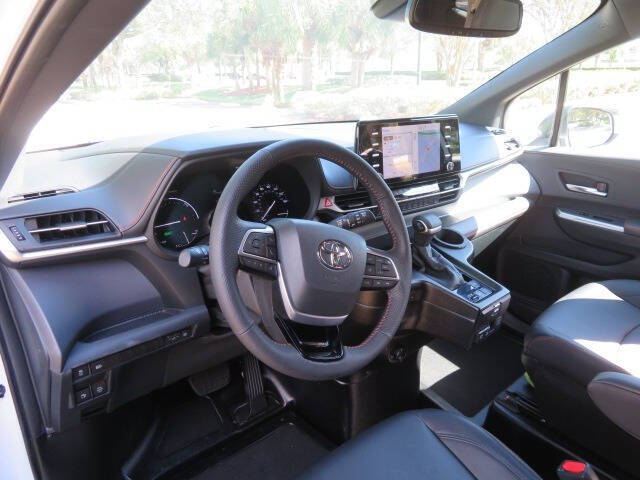2023 Toyota Sienna XSE 7-Passenger