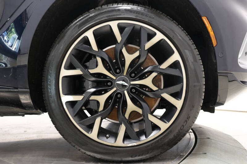 2021 Aston Martin DBX