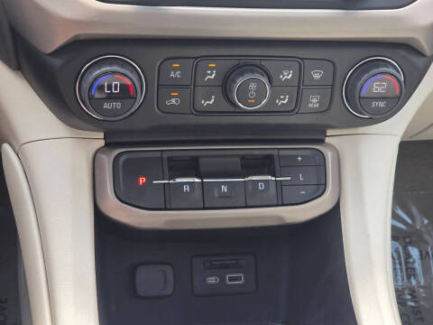 2023 GMC Acadia Denali