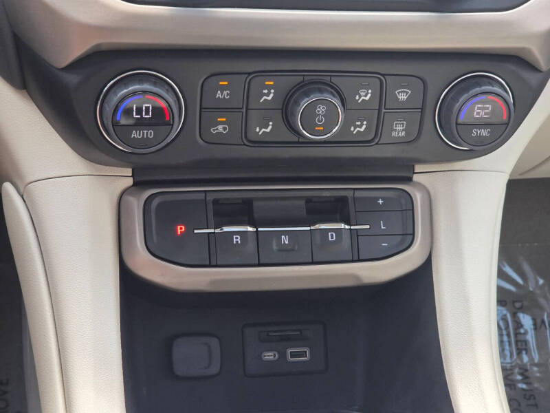 2023 GMC Acadia Denali